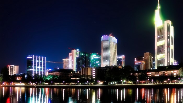 4K Frankfurt Skyline at Night