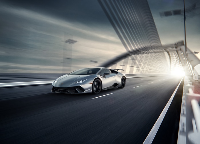 4K Lamborghini Huracan Performante on a Bridge