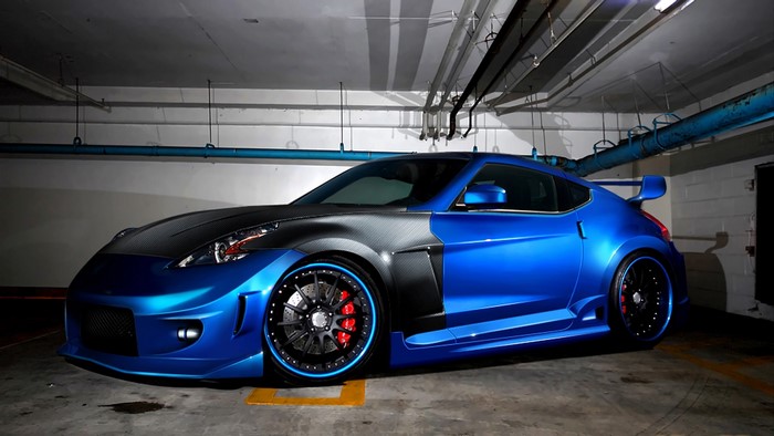 Blue Nissan 370z with carbon fiber hood