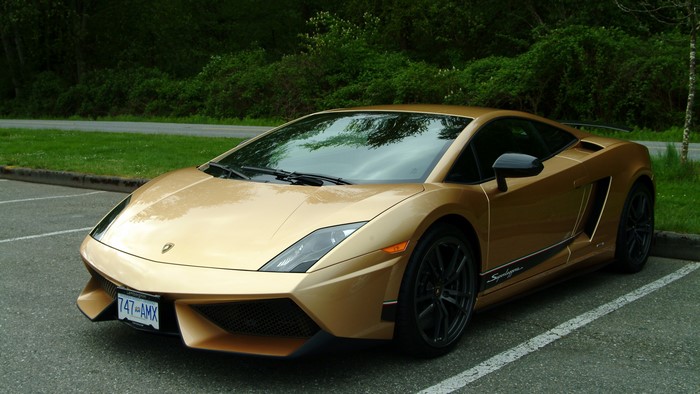 Gold Lamborghini Gallardo Super Trofeo Stradale