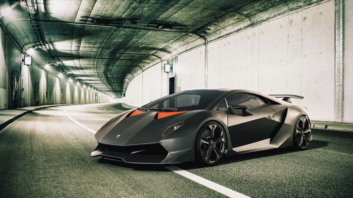 4K Lamborghini in a Tunnel