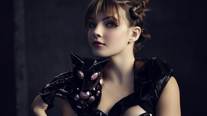 Camren Bicondova as Catwoman