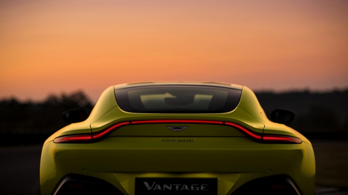 Aston Martin Vantage 4K