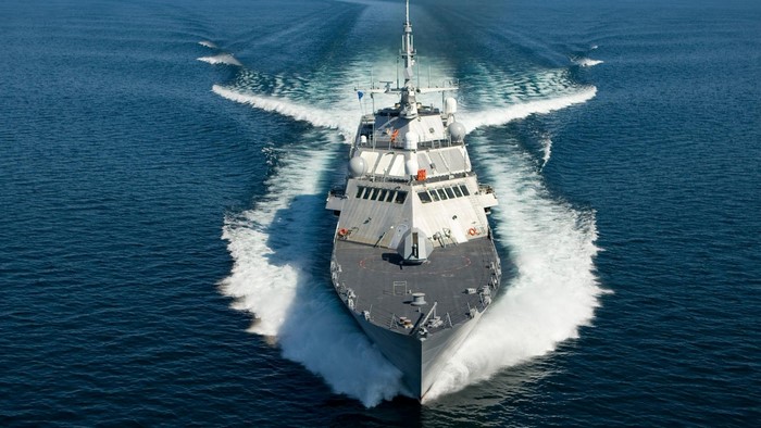 US Navy Ship cutting through the ocean