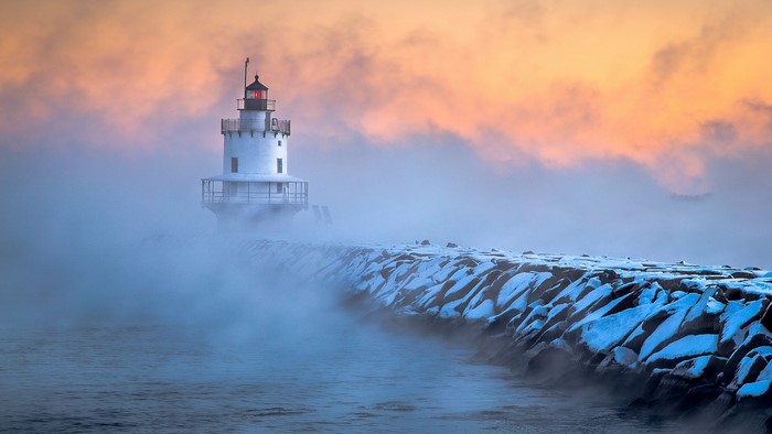 South Portland Lighthouse on a foggy winter morning