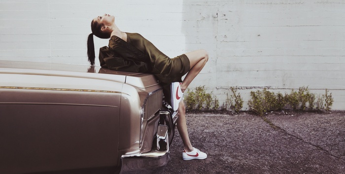 Bella Hadid wearing Nike in 4K