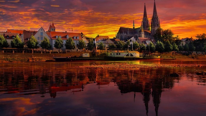 Regensburg Germany Sunset Cityscape Reflection River