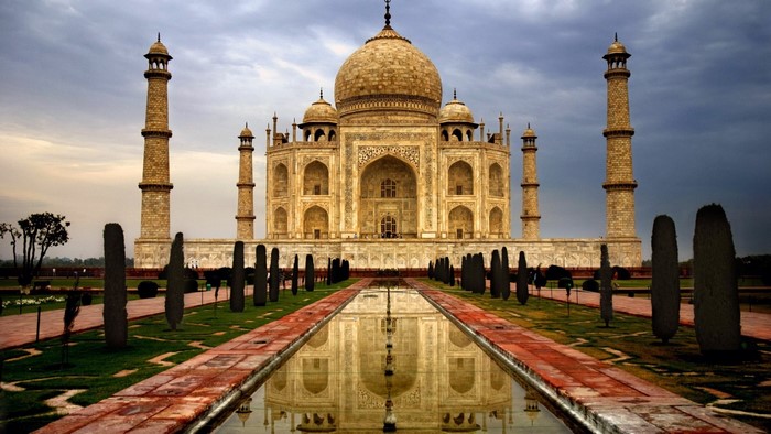 Taj Mahal monument with reflection pool