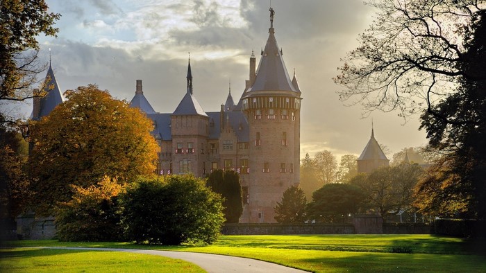 De Haar Castle in autumn