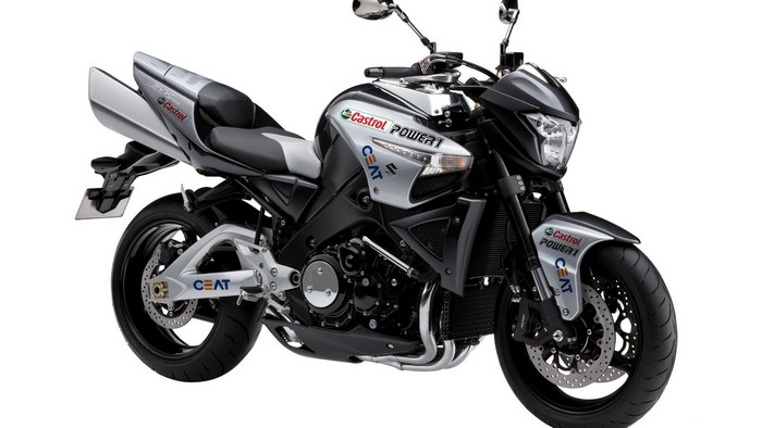 Silver Suzuki Sport Bike with Castrol and CEAT Logos