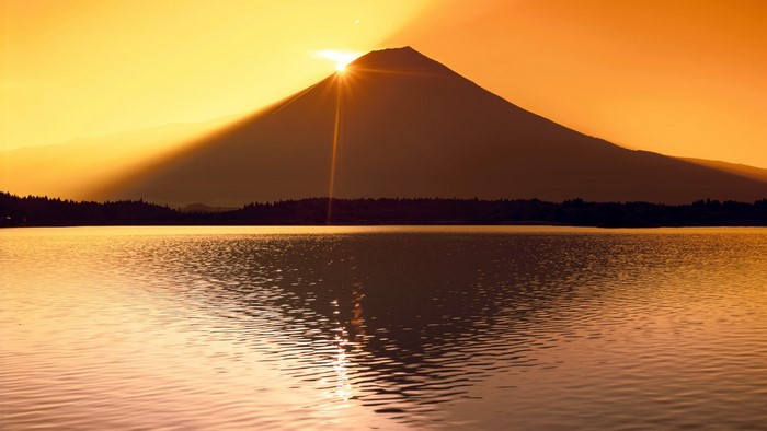 Mt Fuji sunset over a lake