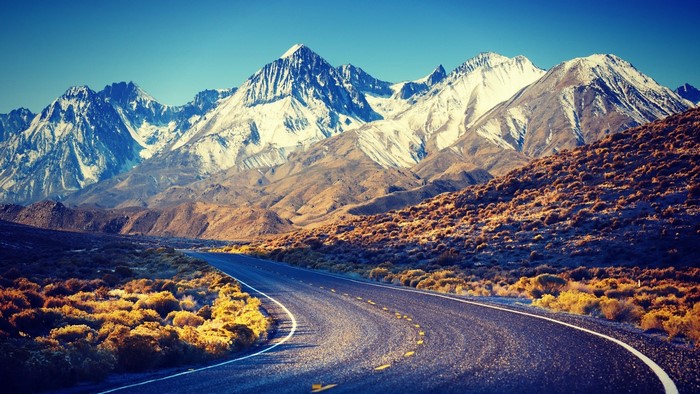 Road leading to Sierra Nevada Mountains