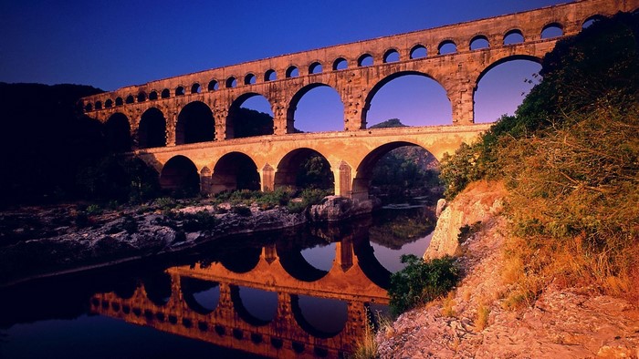 Pont du Gard Aqueduct at Dusk