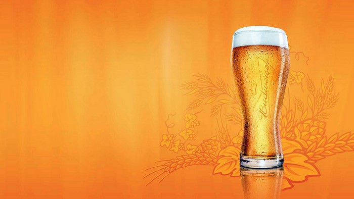 Budweiser Beer Glass with Wheat and Hops