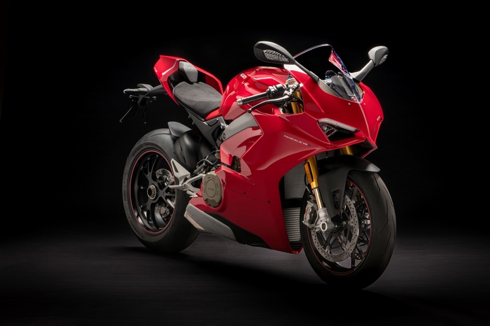 4K Ducati Panigale V4 S motorcycle