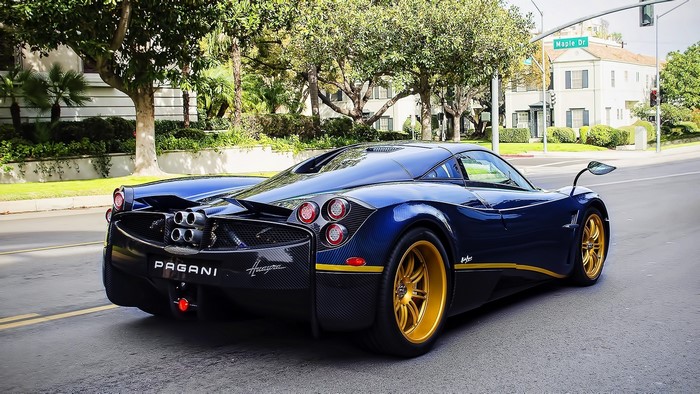 Blue Pagani Huayra on Maple Dr
