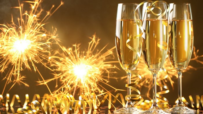 Champagne Glasses with Sparklers and Ribbons