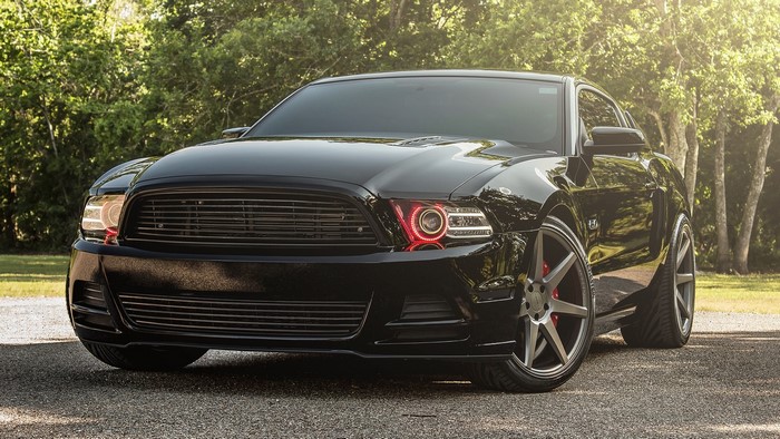 Black Ford Mustang GT 5.0