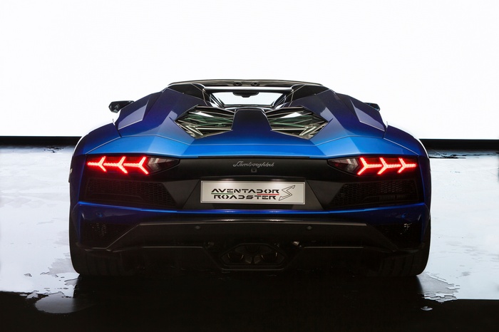Lamborghini Aventador S Roadster 4K