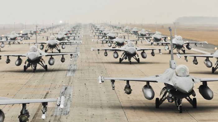 4K F-16 Fighting Falcons on Runway