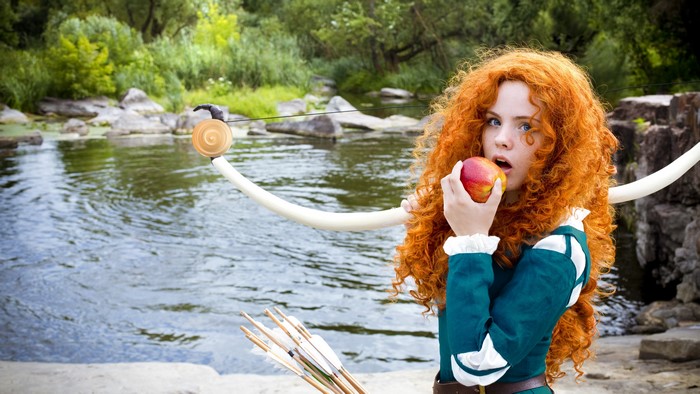 4K Merida Cosplay with Bow and Apple