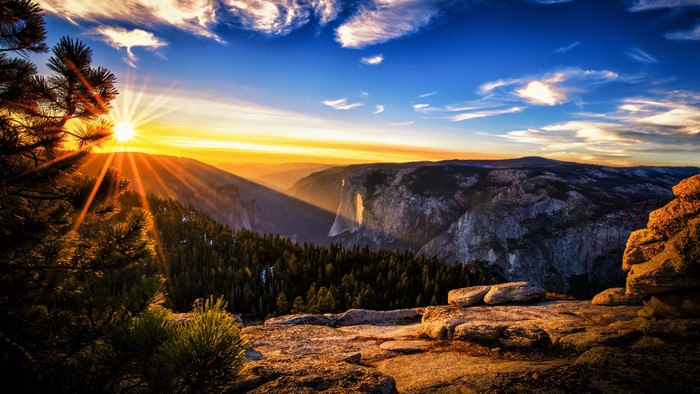 Sunrise over Yosemite Valley