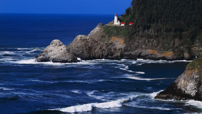 Heceta Head Lighthouse on Oregon Coast