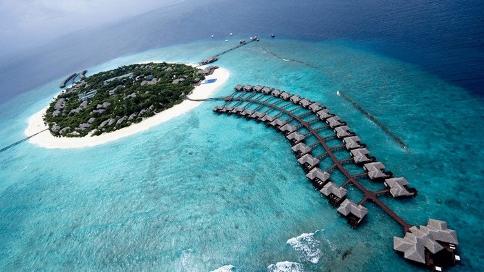 Overwater bungalows and island resort in the Maldives