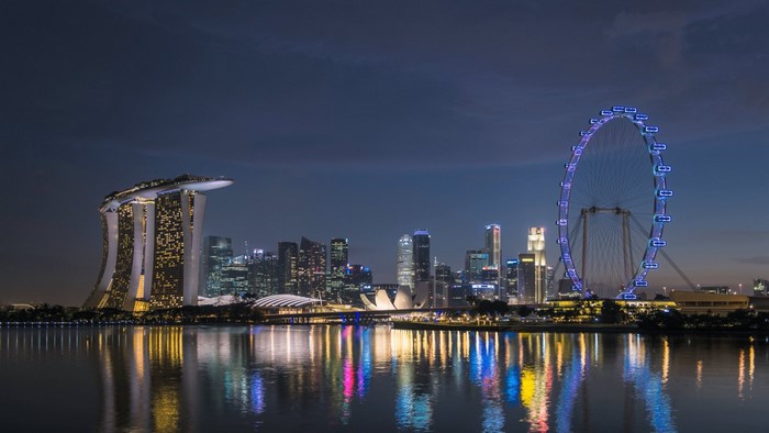 Marina Bay Singapore skyline at night