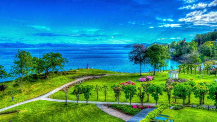 Park with lake and mountains