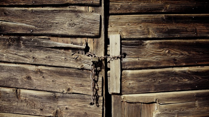 4K Brown Wooden Doors with Lock and Chain