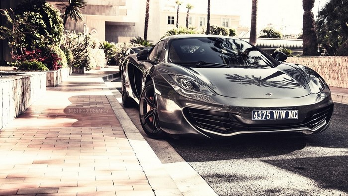 McLaren 12C parked on a sunny street