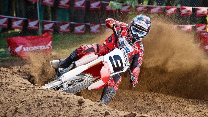 Motocross Racer 16 on Honda Dirt Bike