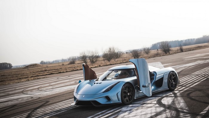 4K Koenigsegg Regera with Doors Open