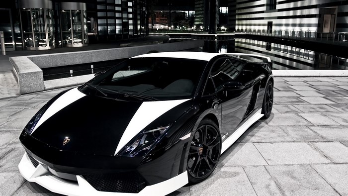 Black and white Lamborghini Gallardo
