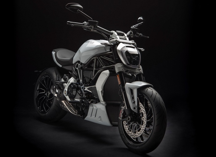 4K 2018 Ducati XDiavel S motorcycle