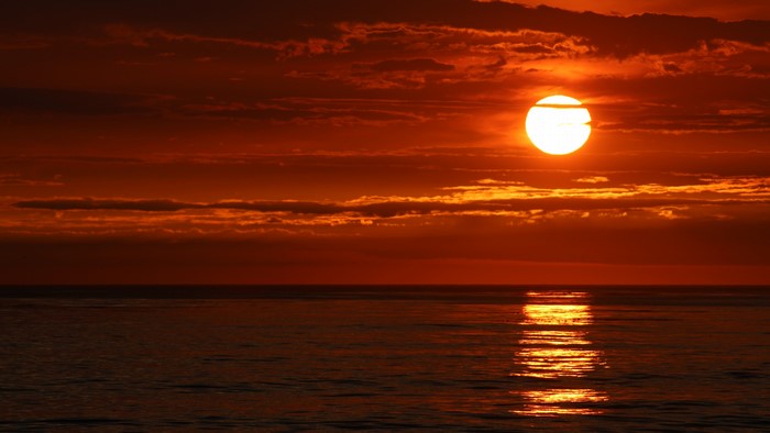 4K Sunset Over the Ocean