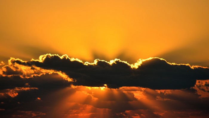 4K Sunrise with Crepuscular Rays