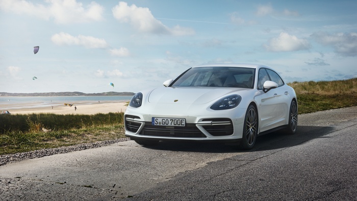 Porsche Panamera Turbo S E-Hybrid Sport Turismo 4K