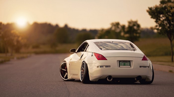 4K White Nissan 350z on a Road
