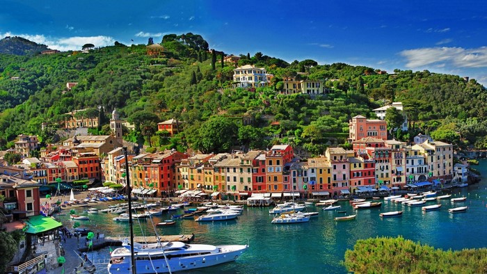 Portofino, Italy harbor with colorful buildings and boats