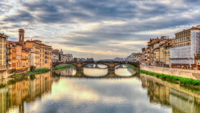 Ponte Santa Trinita Florence Italy