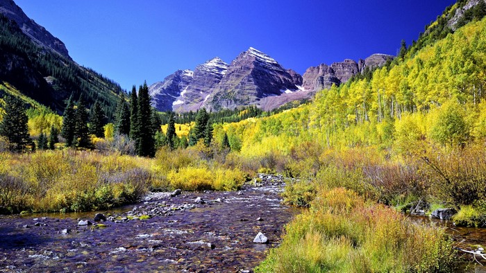 4K Maroon Bells From Maroon Lake Colorado