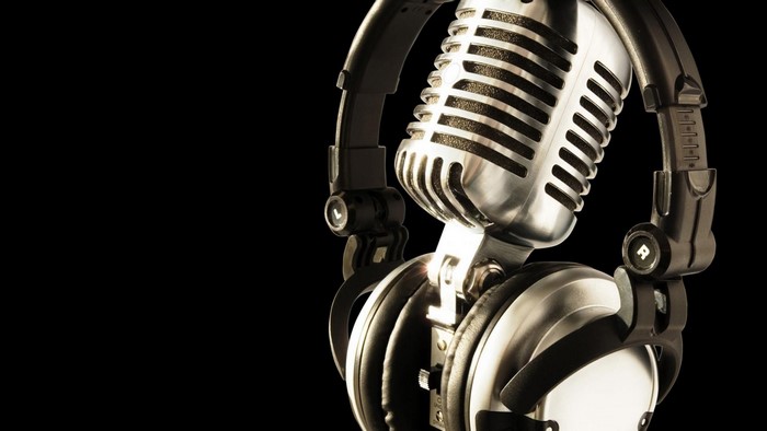 Vintage microphone and headphones