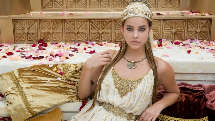 Barbara Palvin as a queen in Hercules