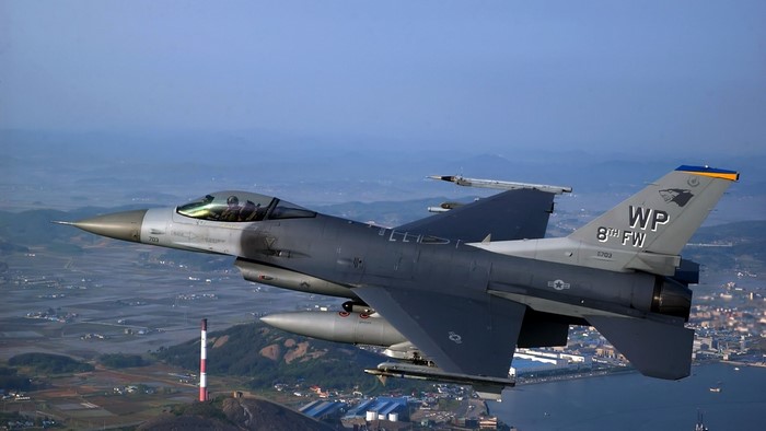 F-16 Fighting Falcon aircraft in flight