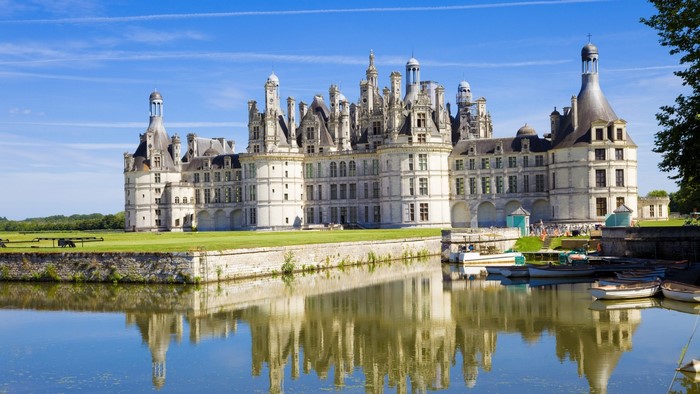 Chateau de Chambord reflected in water