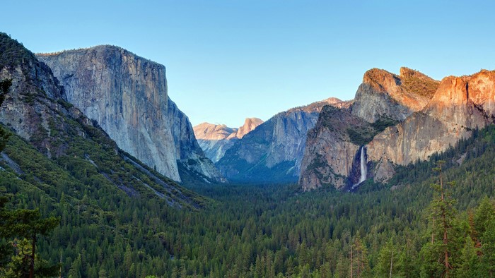 Yosemite National Park El Capitan and Bridalveil Fall
