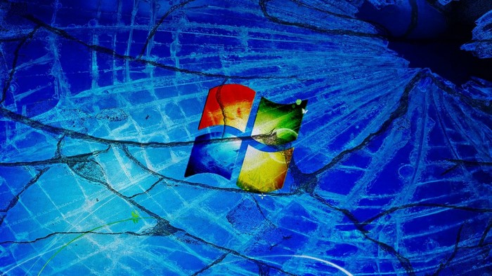 Windows Logo on Cracked Broken Screen