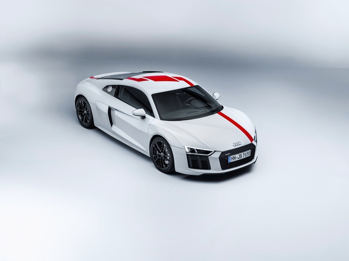 White Audi R8 V10 RWS with red stripes